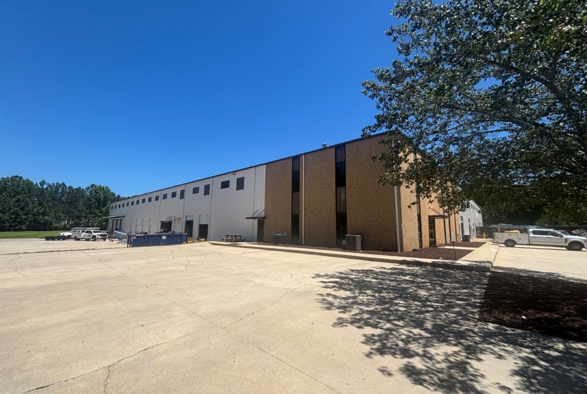 ±60,491 Sq. Ft. Industrial Facility For Lease in Jefferson, GA