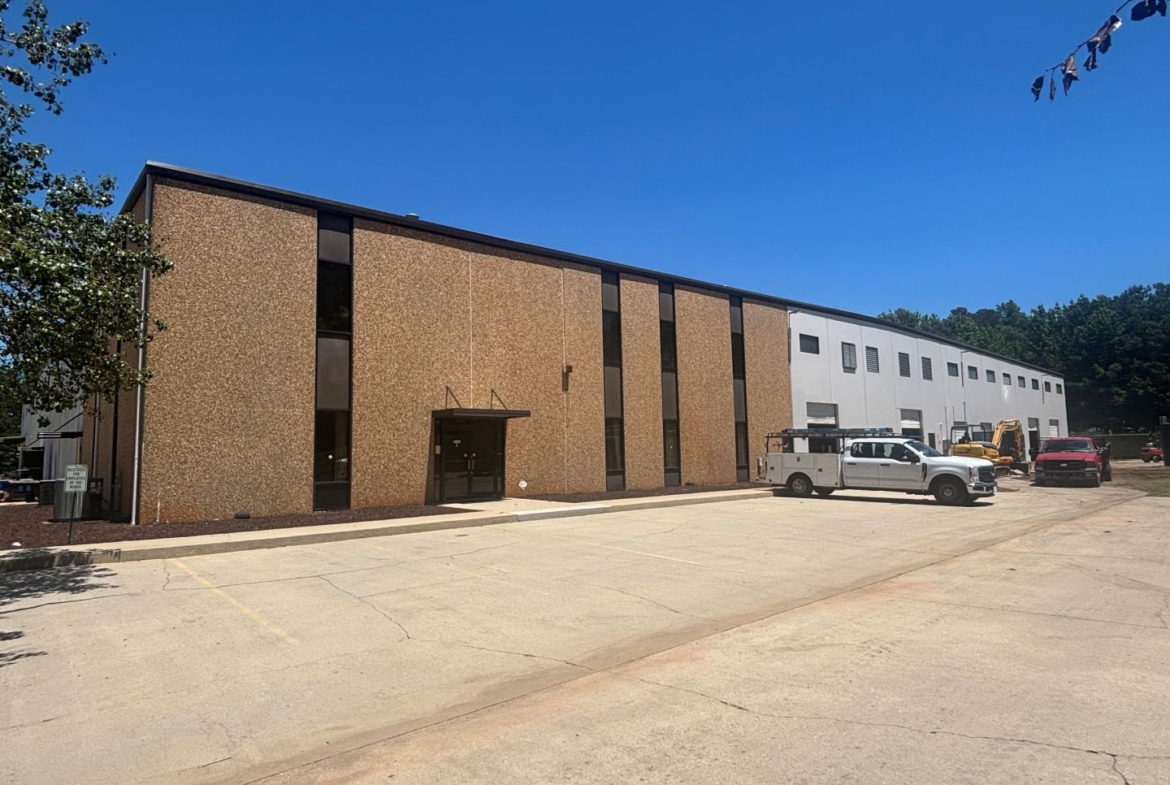 ±60,491 Sq. Ft. Industrial Facility For Lease in Jefferson, GA