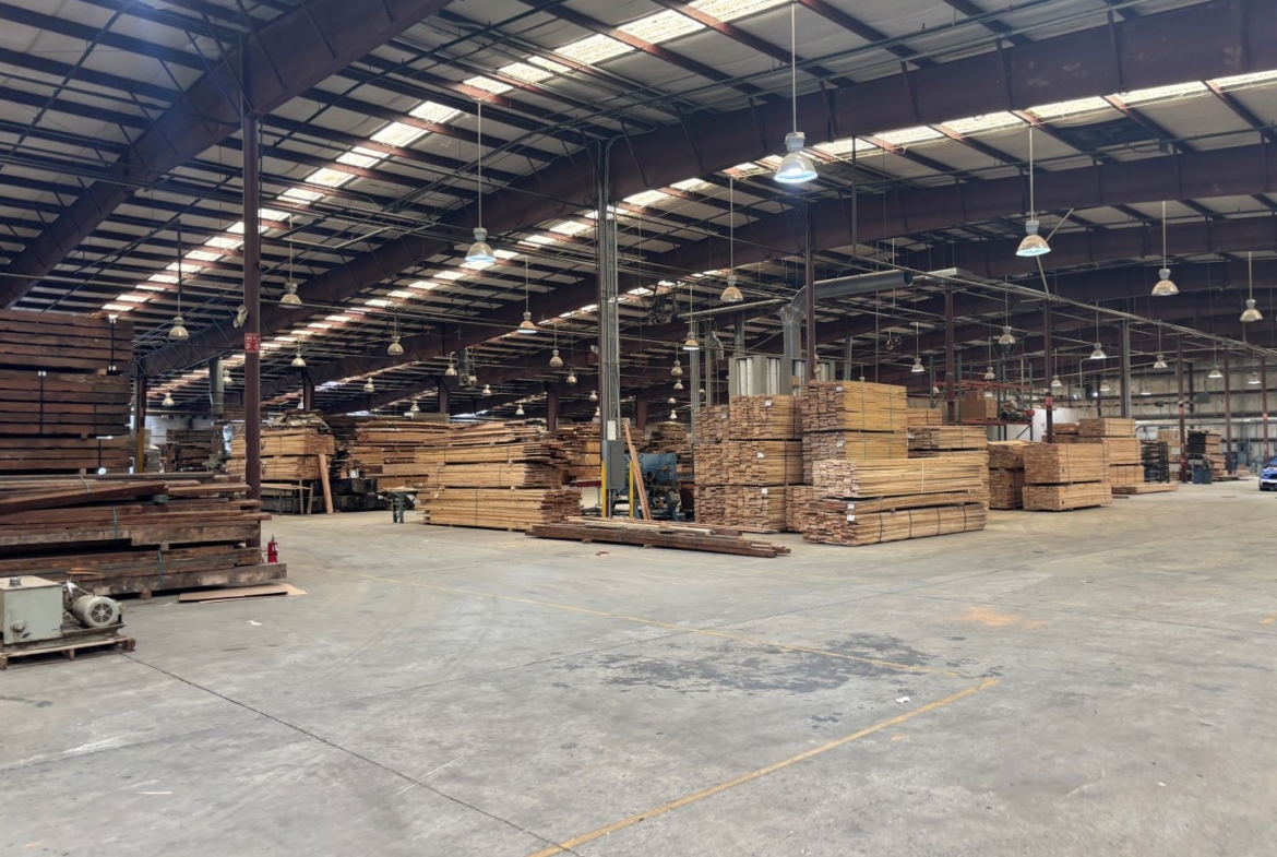 ±122,086 Sq. Ft. For Sale or Lease in Eatonton, GA