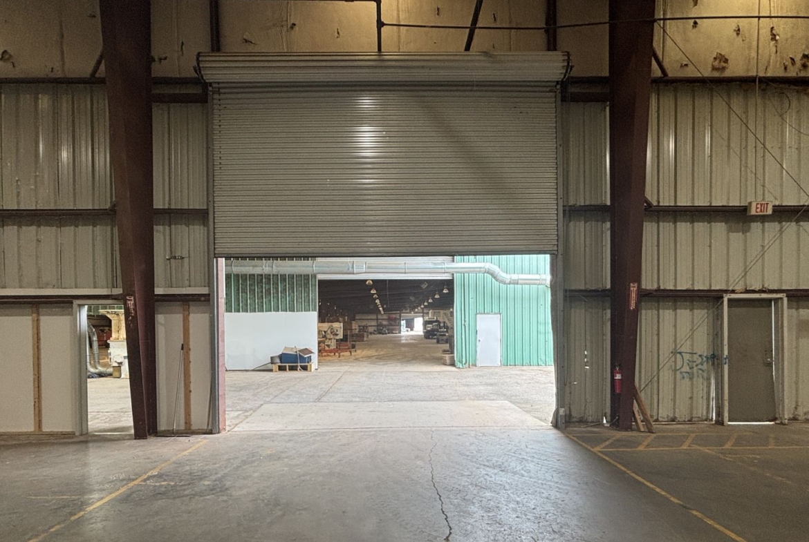 ±122,086 Sq. Ft. For Sale or Lease in Eatonton, GA